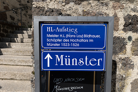 Random sign
